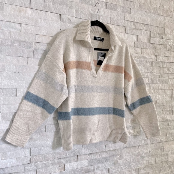 Horizontal Striped Collard V-Neck Loose Fit Sweater - Picture 5 of 8